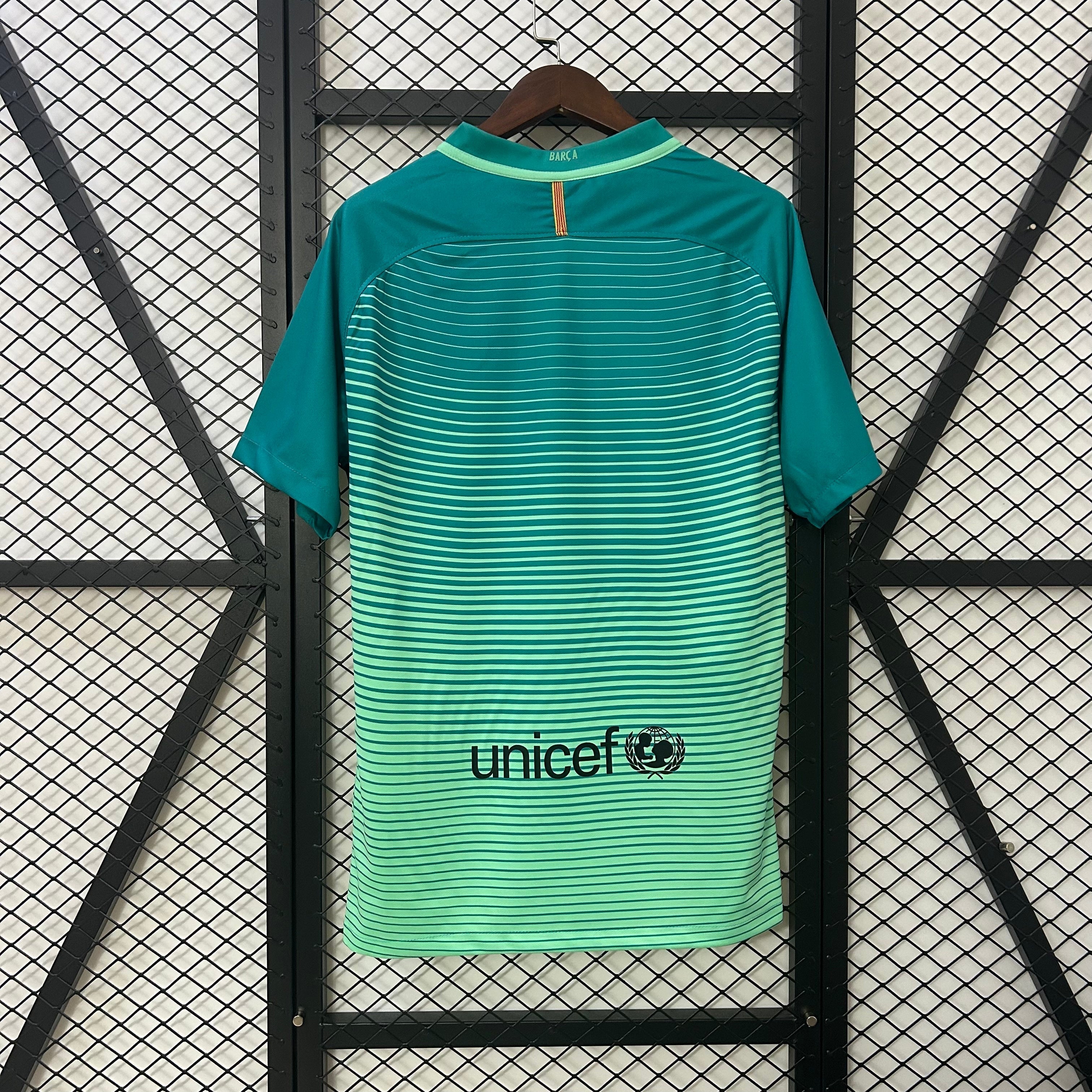 Maillot 16/17  Barcelone Rétro Third